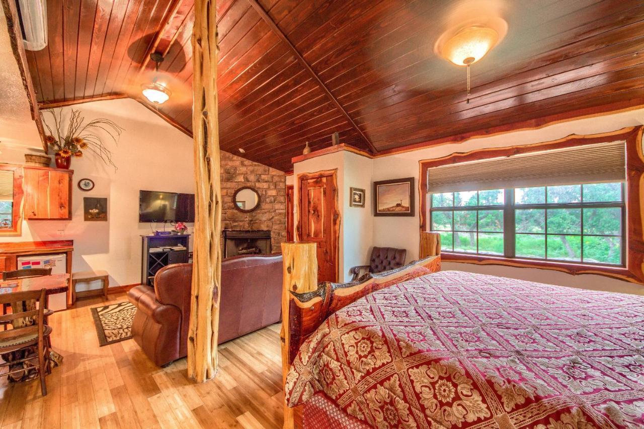Cedar Bliss Cabin Villa Fredericksburg Exterior foto
